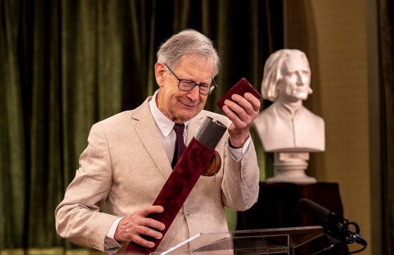 A Zeneakadémia díszdoktora lett John Eliot Gardiner