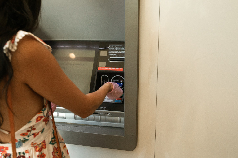 Kötelező bankautomata üzemeltetést ír elő az MNB a bankoknak