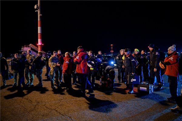 Hazaérkezett a Hunor mentőcsapat Törökországból