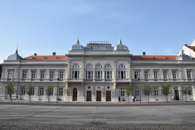 „Megvásárolt engem a Fidesz?” – erről vitáztak a szolnoki képviselő-testület ülésén