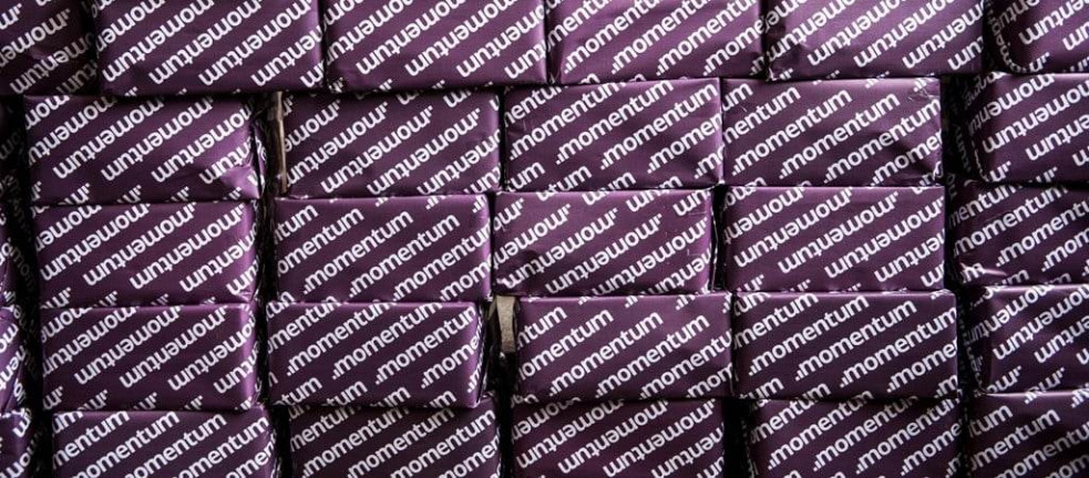 Megtámadták a Momentum aláírásgyűjtőit Egerben