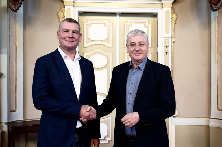 Botka Lászlót támogatja a DK Szegeden