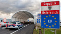 Ausztria is visszaállítja a szlovák határ ellenőrzését