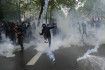 Legalább 108 rendőr megsérült a francia nyugdíjreform elleni tiltakozásokon