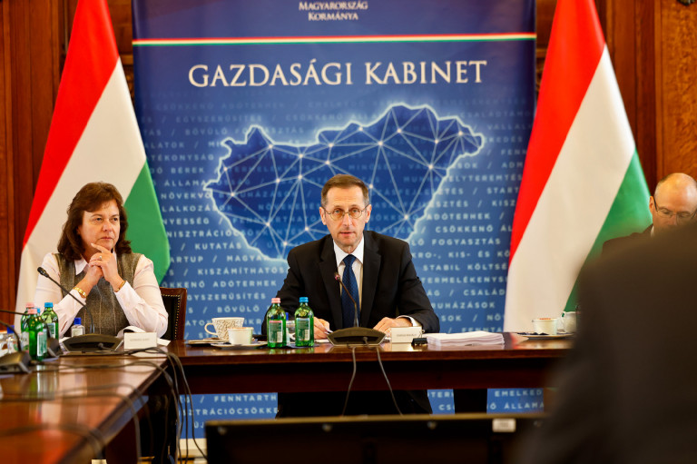 Varga Mihály: A földadó eltörléséről tárgyalt a Gazdasági Kabinet