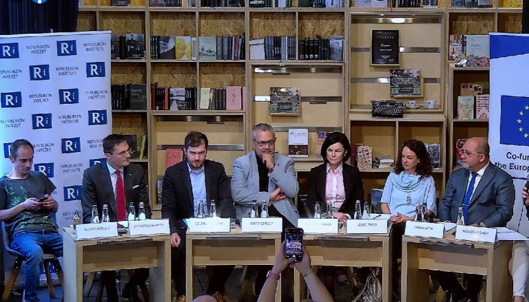 “Ha ezt így folytatjuk, ripityára fog verni minket 2024-ben a Fidesz”