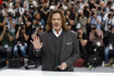 Álló ováció fogadta Johnny Deppet Cannes-ban