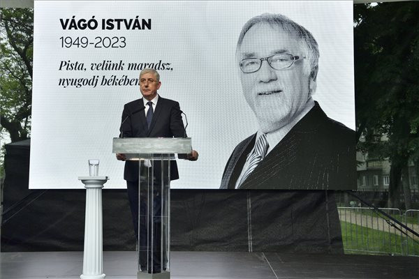 Hitt a racionalitás erejében és mindenekelőtt az emberben – így búcsúztatta Gyurcsány Ferenc Vágó Istvánt