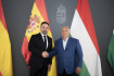 A spanyol szélsőjobb vezetőjével gazsulált Orbán a Karmelitában