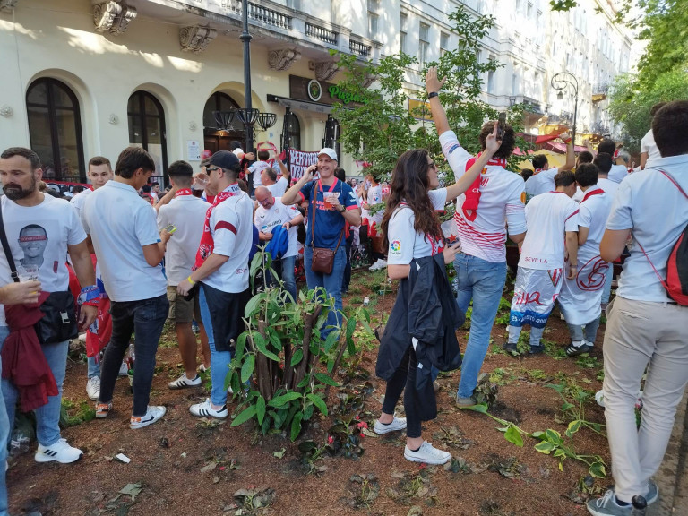 4 milliós számlát nyújtott be a VI. kerület az Európa Liga szurkolóinak rombolása miatt