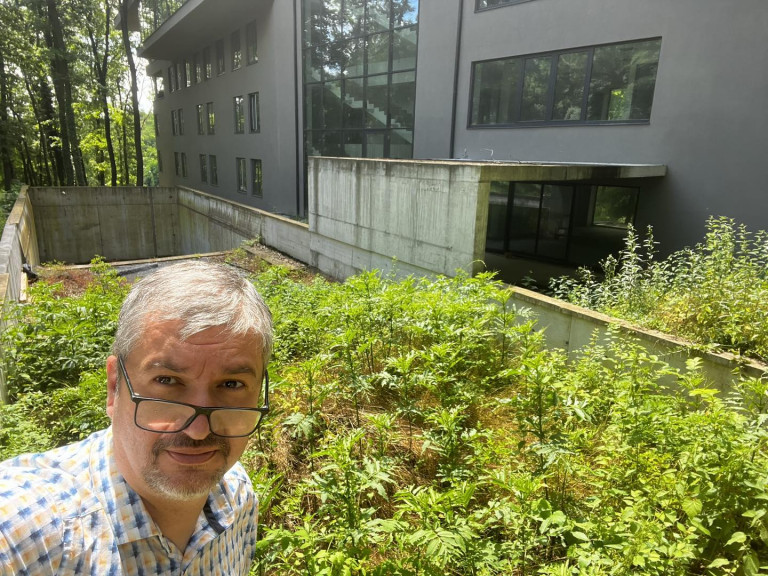 Hadházy elment a villánykövesdi hotelhez, amely még mindig nem működik