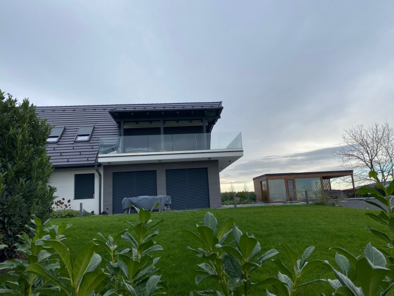 Gazdasági épületből luxusvilla: így vásárol földeket és építkezik a 4iG-vezér Siófok-Törekiben