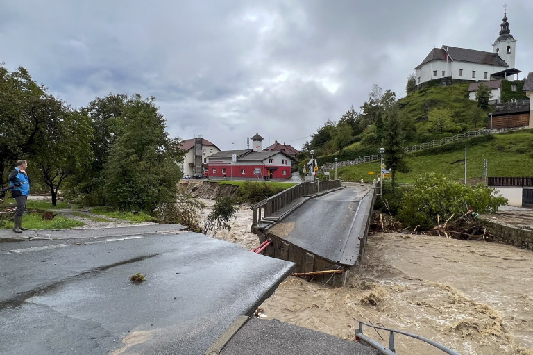 Fertőző betegség terjed az árvíz sújtotta területeken Szlovéniában