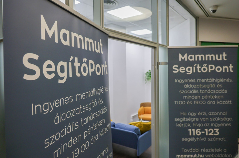 Segítőpont nyílt a Mammutban a gyakori öngyilkosságok miatt