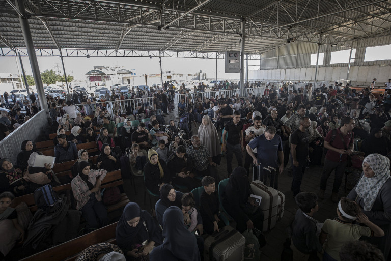 Több száz külföldi állampolgár hagyhatja el a Gázai övezetet