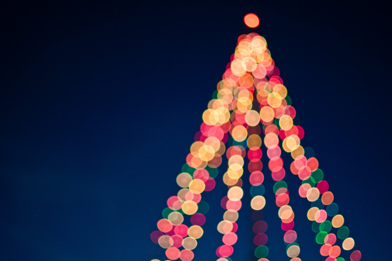 Általános boltzár lehet december 24-én
