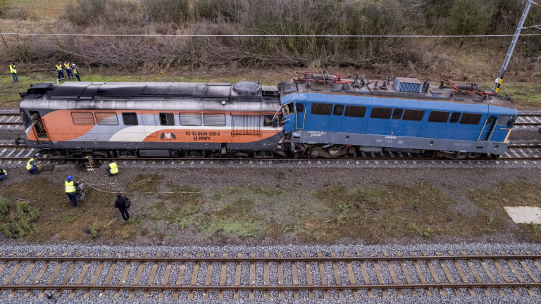 Életveszélyes állapotban a balesetet szenvedett mozdonyvezető