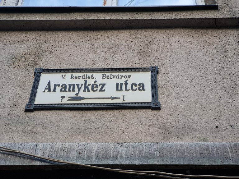 Papp László Tamás: Miért nem lehet emléktáblája az Aranykéz utcai robbantás áldozatainak?