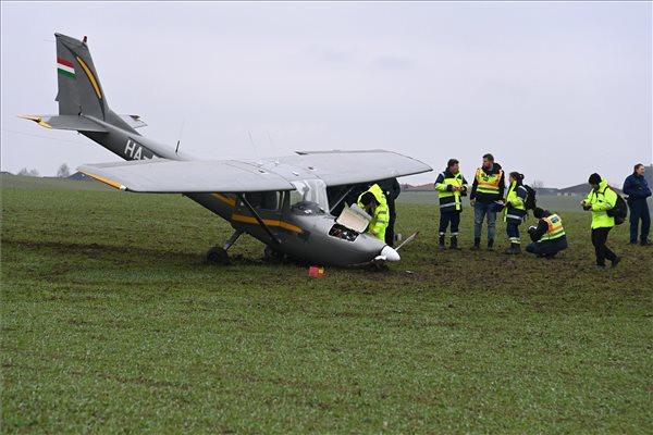 Kényszerleszállást hajtott végre egy kisrepülő a XVII. kerületében