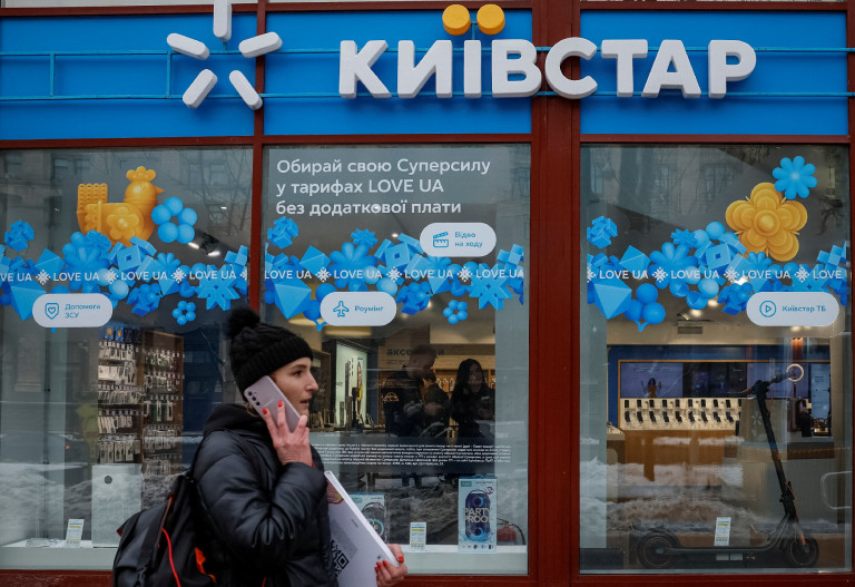 Figyelmeztetés az egész világnak, ahogy az oroszok napokra leállították az ukrán mobilhálózatot