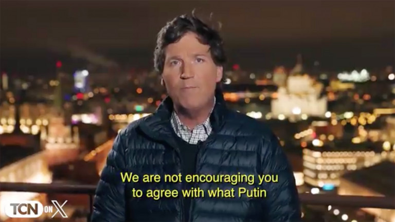 Sok bírálat éri Tucker Carlsont, akinek lehetőséget adtak interjút készíteni Putyinnal