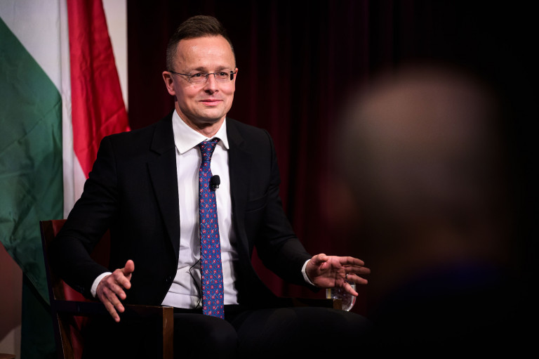 Szijjártó Péter valamiért nem reklámozza, hogy találkozott Navalnij özvegyével