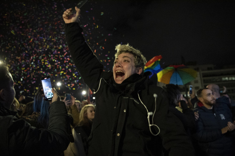 Görögország legalizálja a melegházasságot