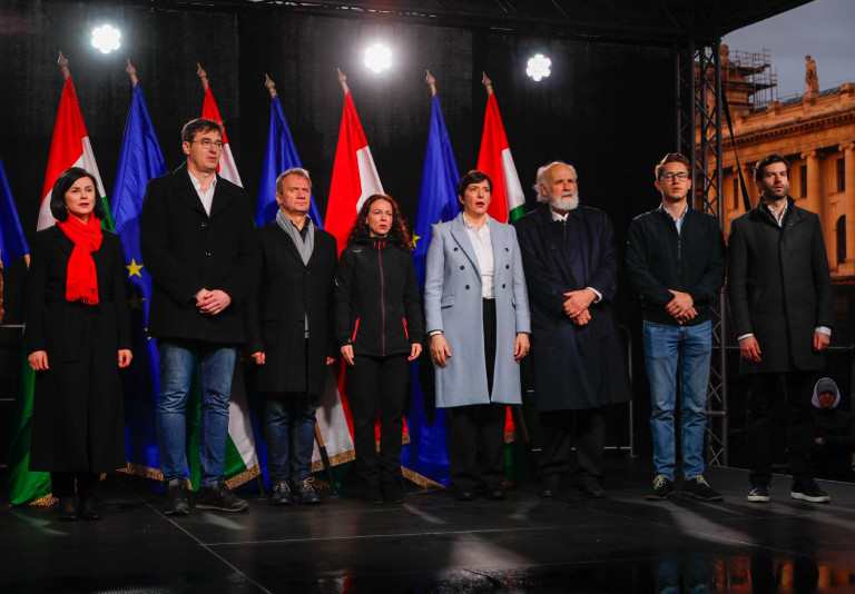 Bizonyára megint a szavazók a hülyék