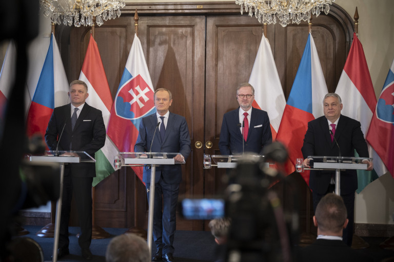 Orbánra, Ficóra fütyültek, de a V4 egyben maradt