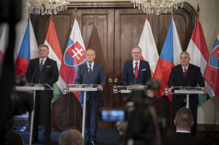 Orbán sajtófőnöke: Álhír, hogy kiabáltak a V4-találkozón