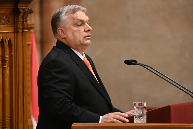 Uralni a pillanatot, hazudni a pedofilbotrányról
