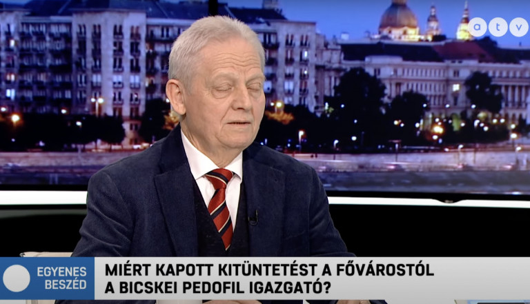 Tarlós azért tüntette ki a pedofil V. Jánost, mert nem olvasta végig a listát