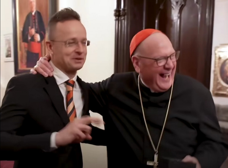 Szijjártó Péter nem tudta megmondani, miért találkozott a pedofil ügyet eltussoló érsekkel