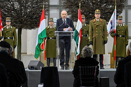 Beiktatták Sulyok Tamást