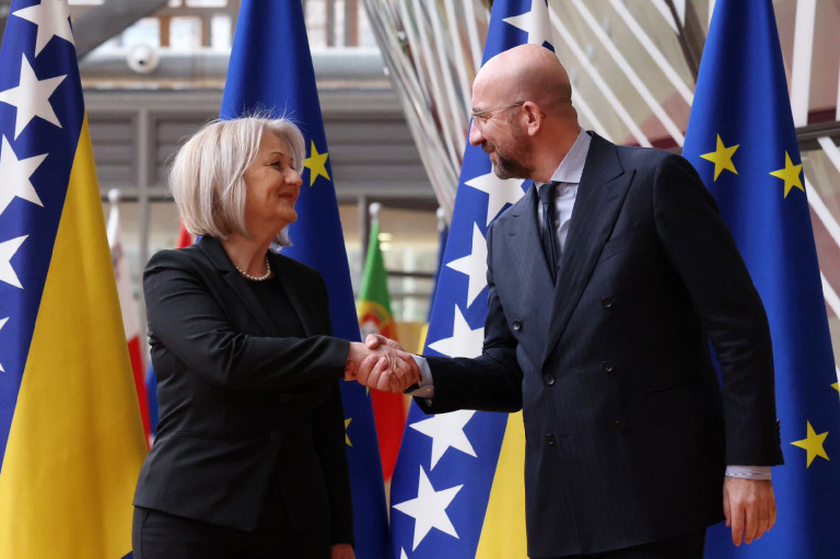 Az EU megkezdi az uniós csatlakozási tárgyalásokat Bosznia-Hercegovinával