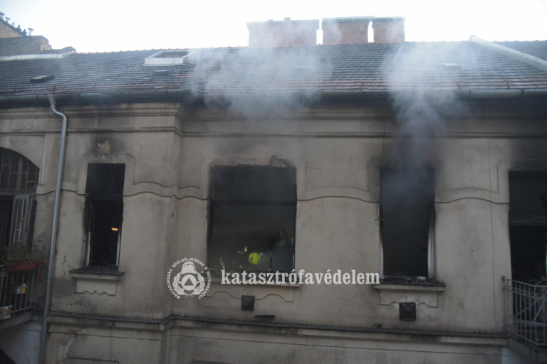 Robbanás okozott lakástüzet egy lágymányosi társasházban, egy ember meghalt