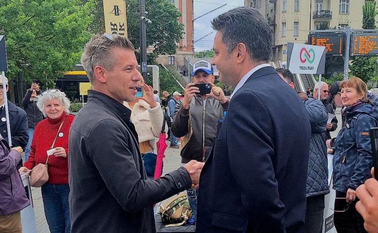 Magyar Péter és Márki-Zay Péter kezet fogtak egymással, a Megafon agitprop osztálya rögtön rámozdult a sztorira
