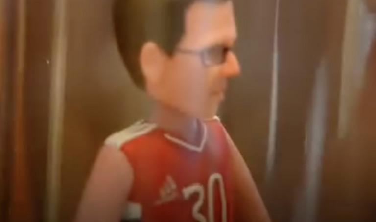Szobrot állítottak Szijjártó Péternek Kínában