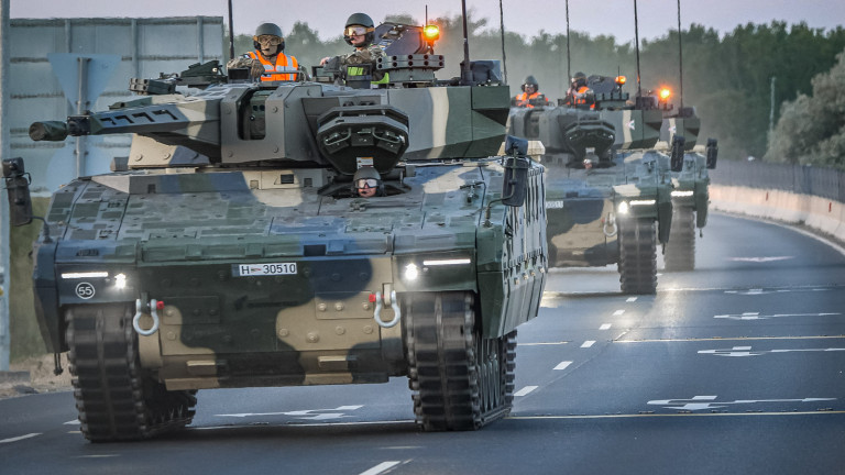 Közúton mentek a lőtérre a honvédség új Hiúzai 