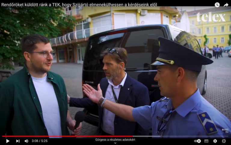 Rendőrt hívtak a Telex munkatársaira Szijjártó Péter kalocsai lakossági fórumán
