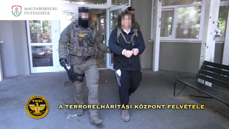 Szélsőséges iszlamista nézeteket terjesztő fiatalt kapcsolt le a TEK