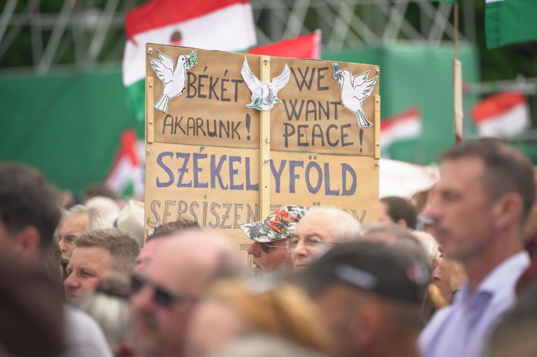 Putyin médiája is beszámolt a Békemenetről, ahová Erdélyből buszoztatták az embereket