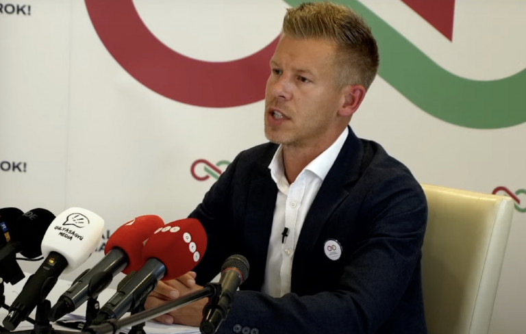 Magyar Péter: Orbán szedje össze magát, és rúgja ki a magyar gazdaság Mekkmesterét