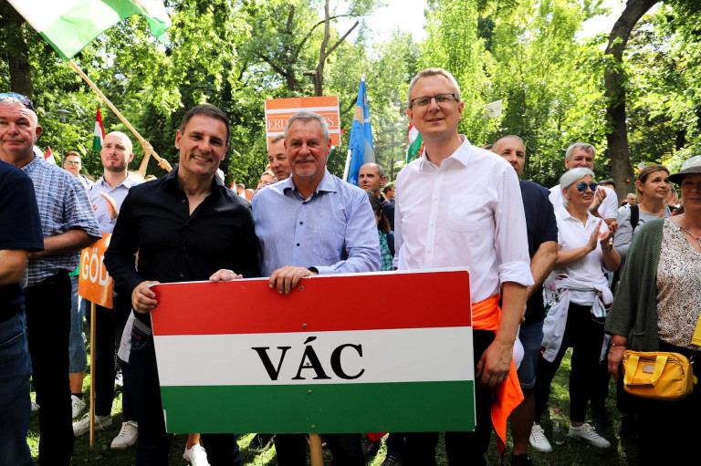 Váci abszurd: demens betegeket agitált a fideszes polgármesterjelölt