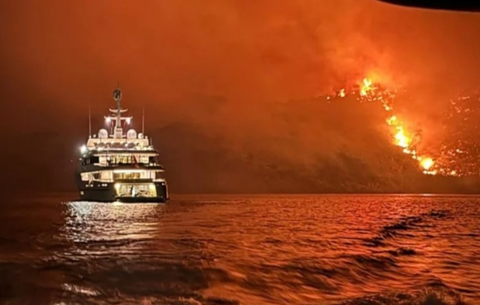 Luxusjachtról lőtt tűzijáték gyújtotta meg az erdőt