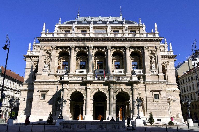 Az Opera nem hajlandó tájékoztatni az elbocsátásokról