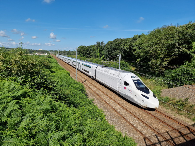 Káosz a francia vasútvonalakon: megrongálták a TGV-hálózatot 