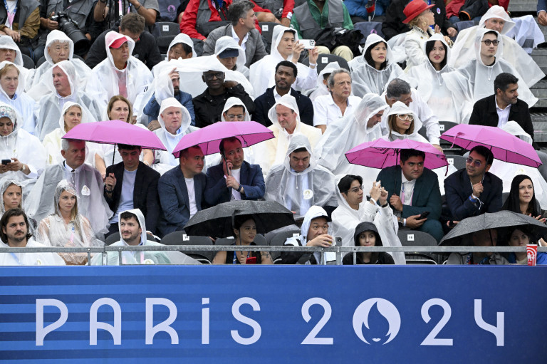 Folyóval, esővel, metállal és Lady Gagával nyílik meg a párizsi olimpia