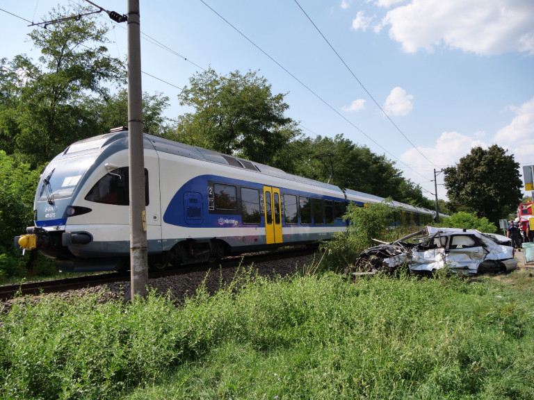 Ismét vasúti átjáróban történt baleset