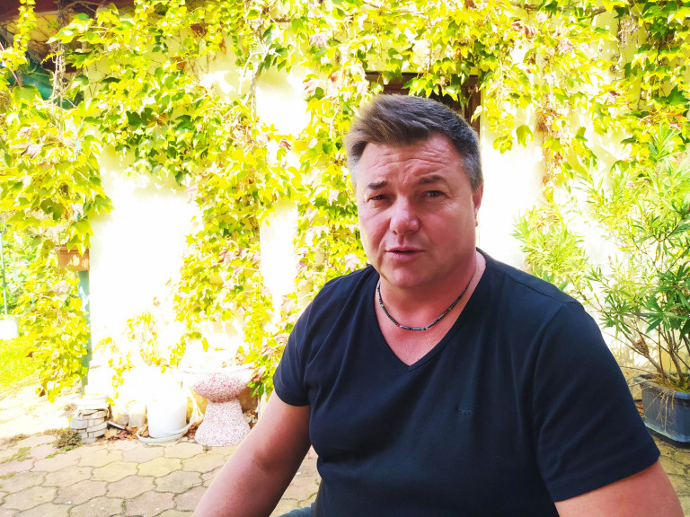 Rávágta az ajtót az etikai bizottságra és megy a bíróságra a kizárni javasolt gyulai DK-tag